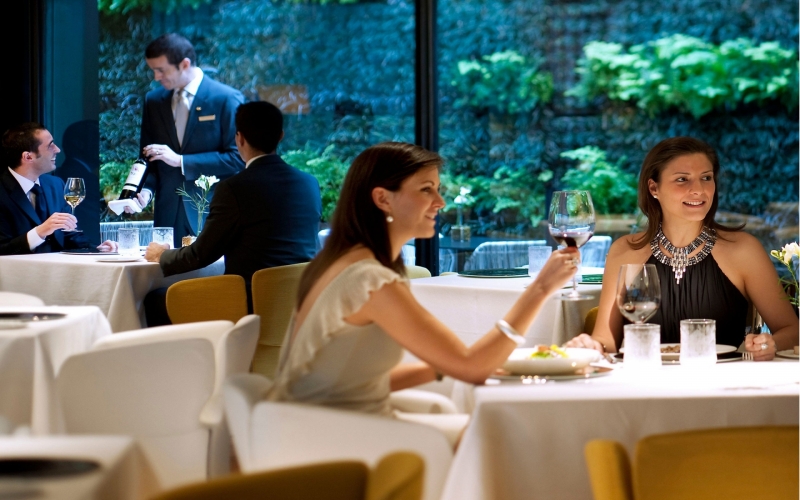 Barcelona, ‘Moments’ One of the Best in Fine Dining