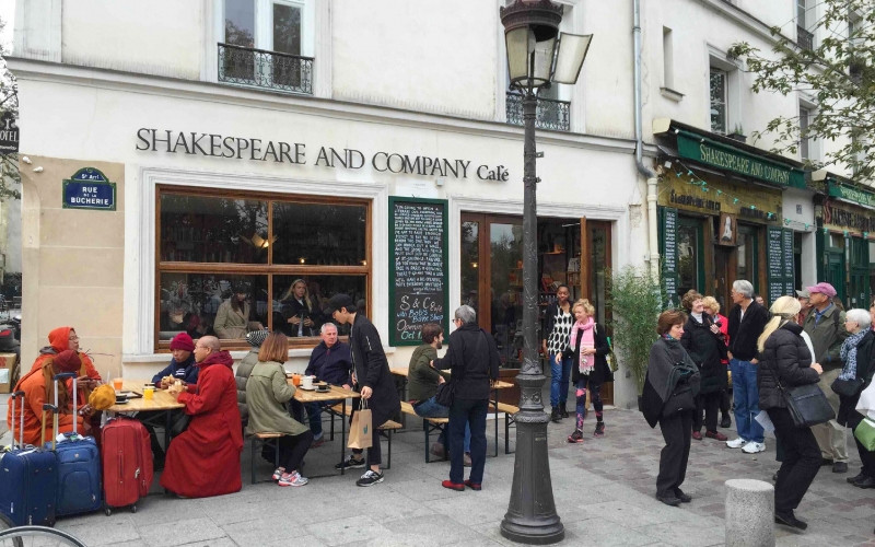 Shakespeare and Company, New Cafe'